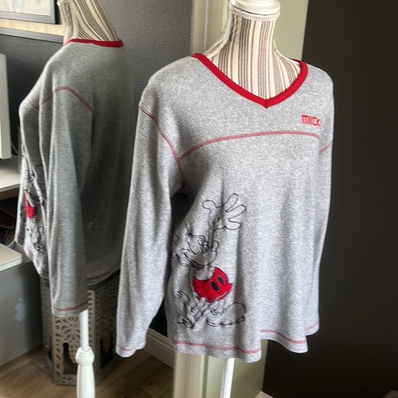 Disney, fuzzy sweatshirt, Mickey, large - Picture 1 of 6